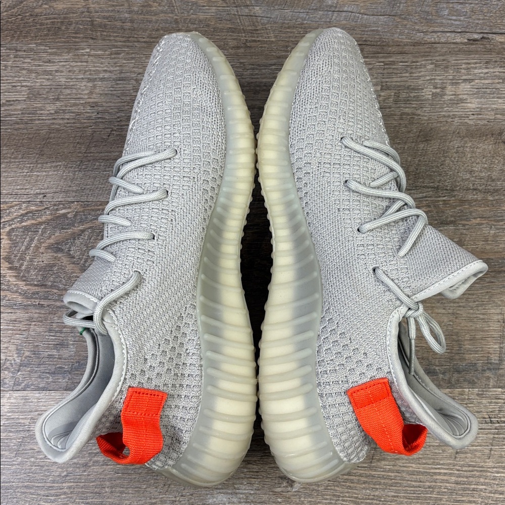 Adidas Yeezy Boost 350 V2 “Tail Light” Light Gray / Orange Heel Tab | M Size 11 - Picture 4 of 9